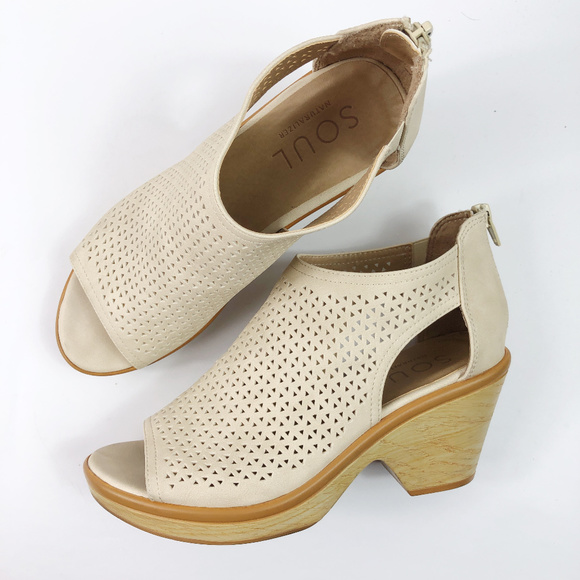 naturalizer fayth bootie